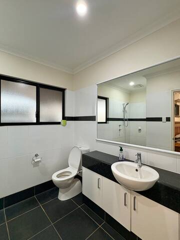 3×2 House+Pool- Corporate Comfort Karratha/Dampier gallery image 4