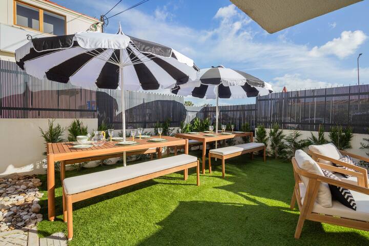 Lisbon Beach Villa gallery image 4
