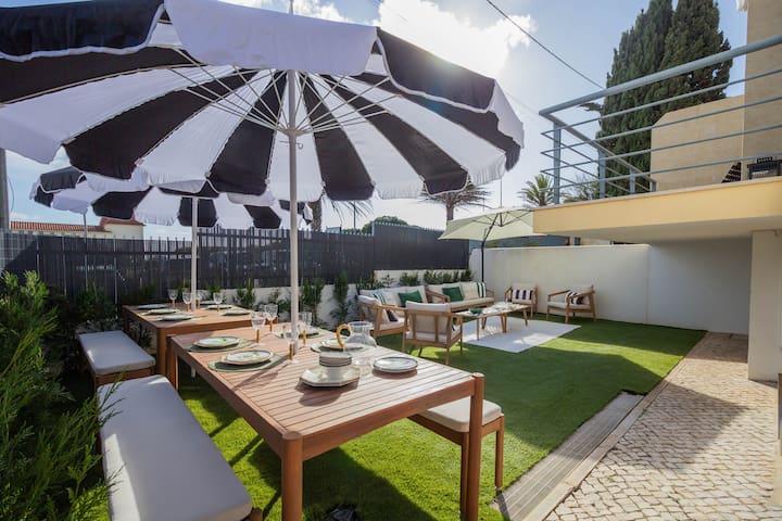 Lisbon Beach Villa gallery image 5