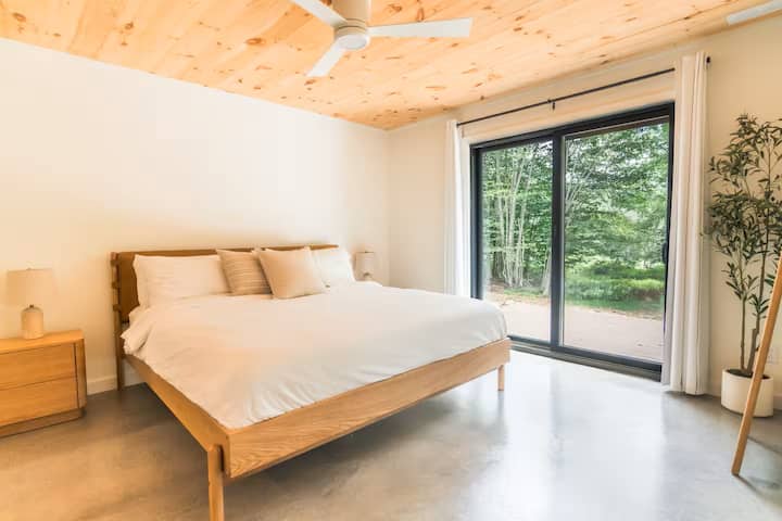 Bedroom 1: King bed