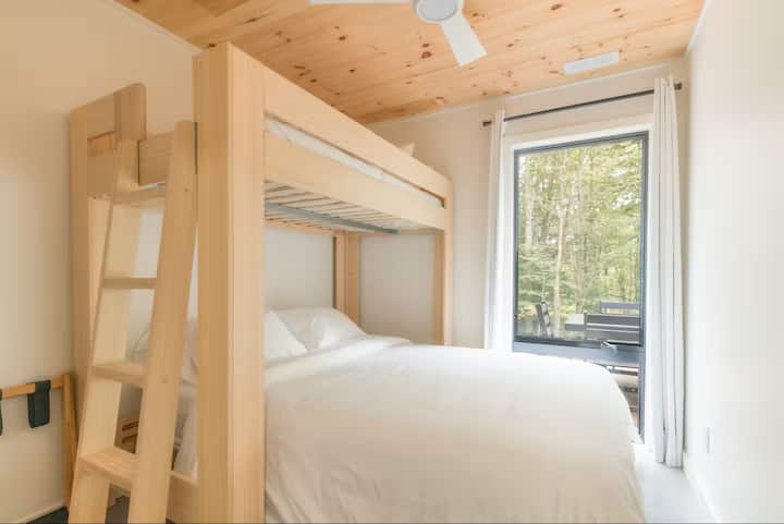Bedroom 4: Queen bed with Twin Bunk bed