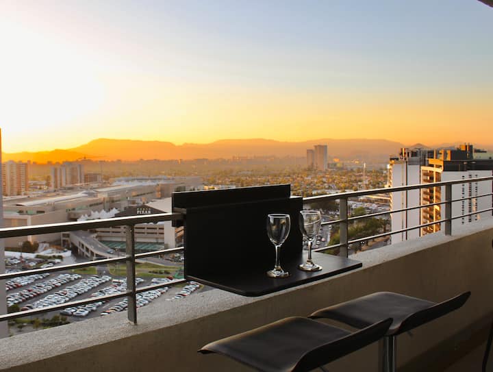 Vista Soñada Al Atardecer | A Pasos Metro Mirador - Macul
