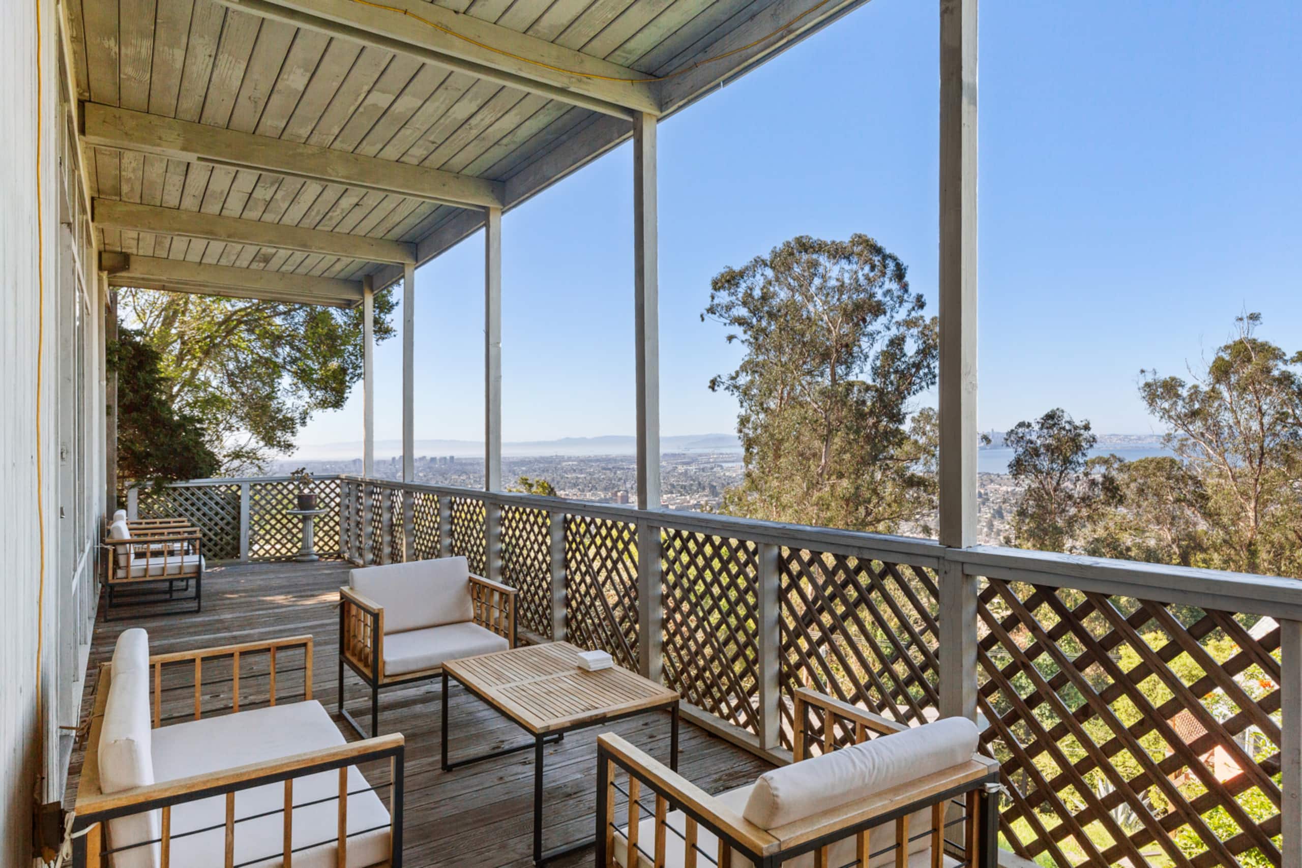 Berkeley Hills Home with Panoramic Bay Views - Photo 14