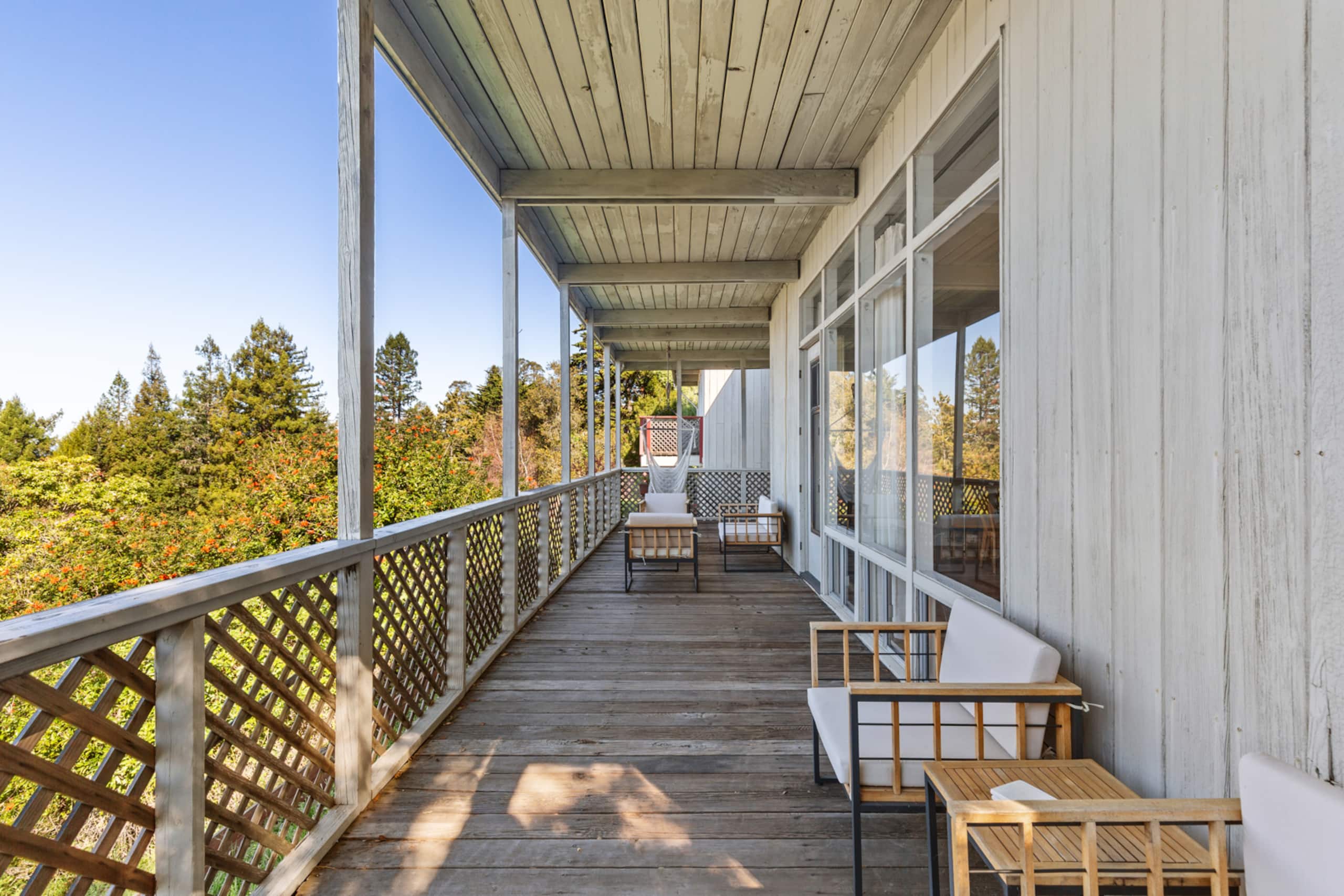 Berkeley Hills Home with Panoramic Bay Views - Photo 15