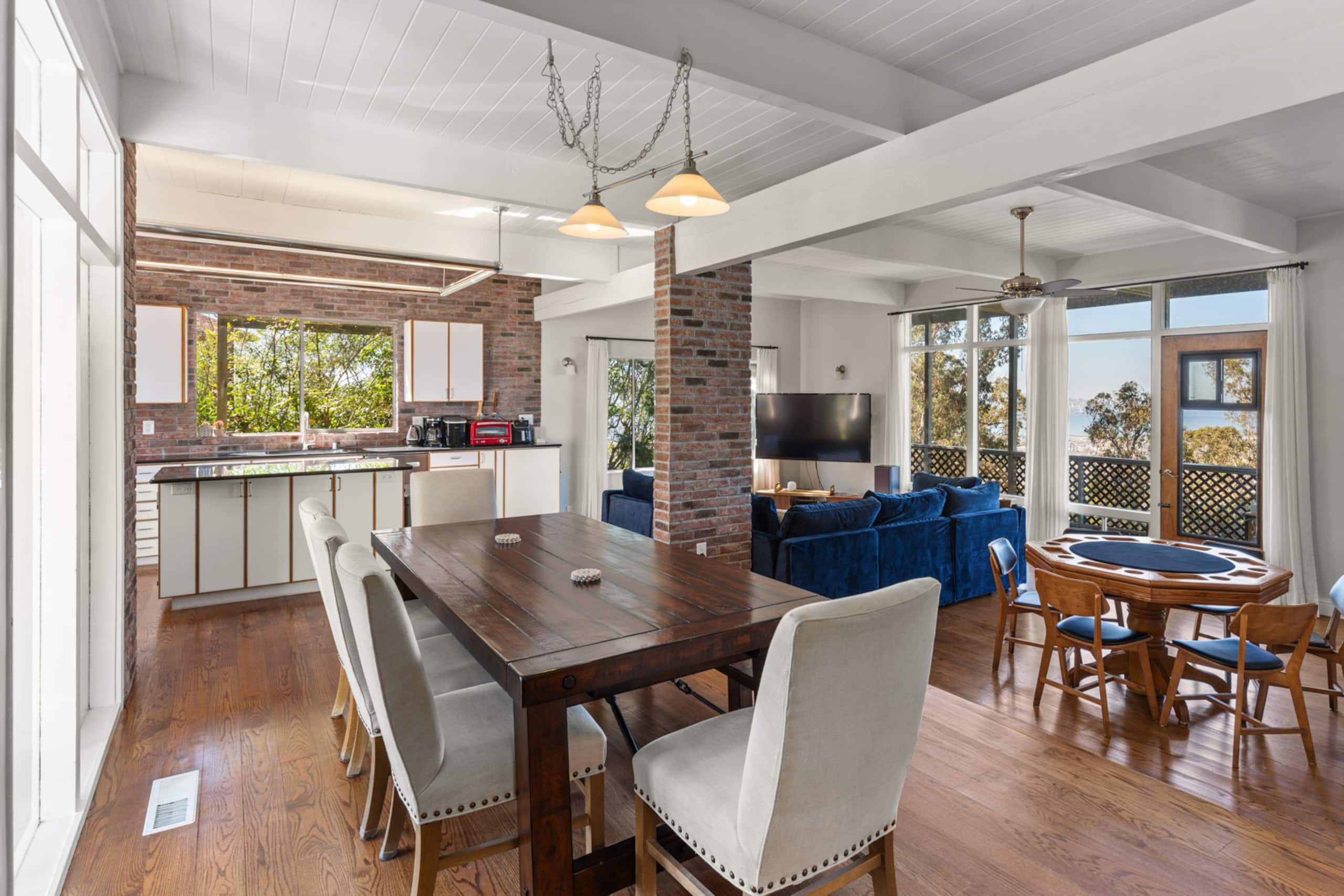 Berkeley Hills Home with Panoramic Bay Views - Photo 6