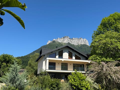 Beautiful Menthonnaise Villa