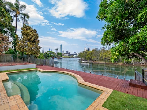 Relaxing 5BR Waterfront Stay