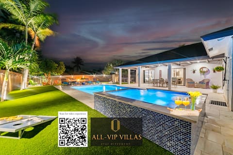 Grand Lux Villa /Heated Pool/Spa/Game fun/Nr Beach