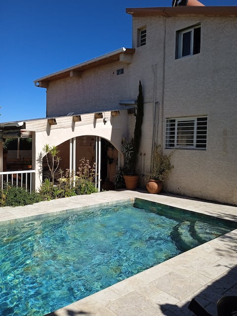 Villa Bella with pool in Plaine des Cafres