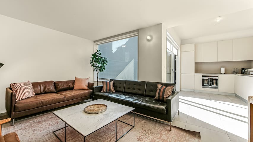 Luxury Entire House at King cross & St Pancras gallery image 2