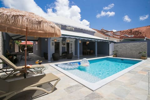 4 bedroom villa with pool