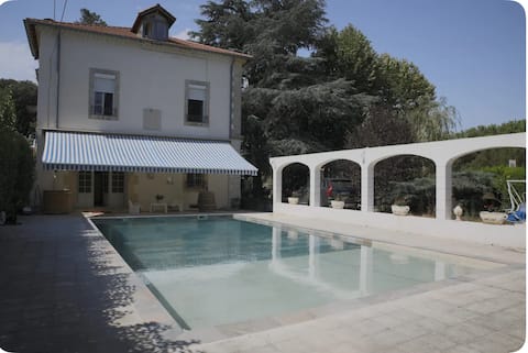 La Perle de Boisseron with billiards and pool