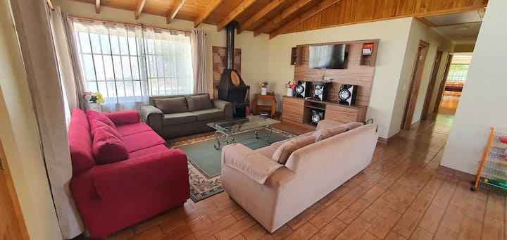 Casa Familiar A Pasos De Playa - El Quisco