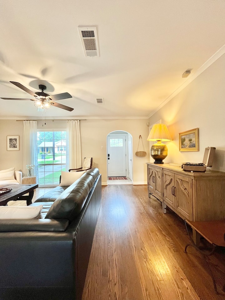 The Tenna Loma - Texas Charm Central To Everything - Dallas, TX