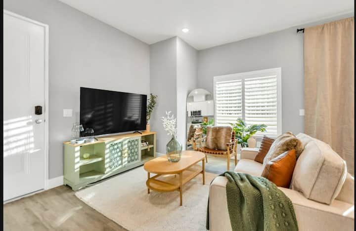 Midtown Midrise-emerald Oasis - Sacramento, CA