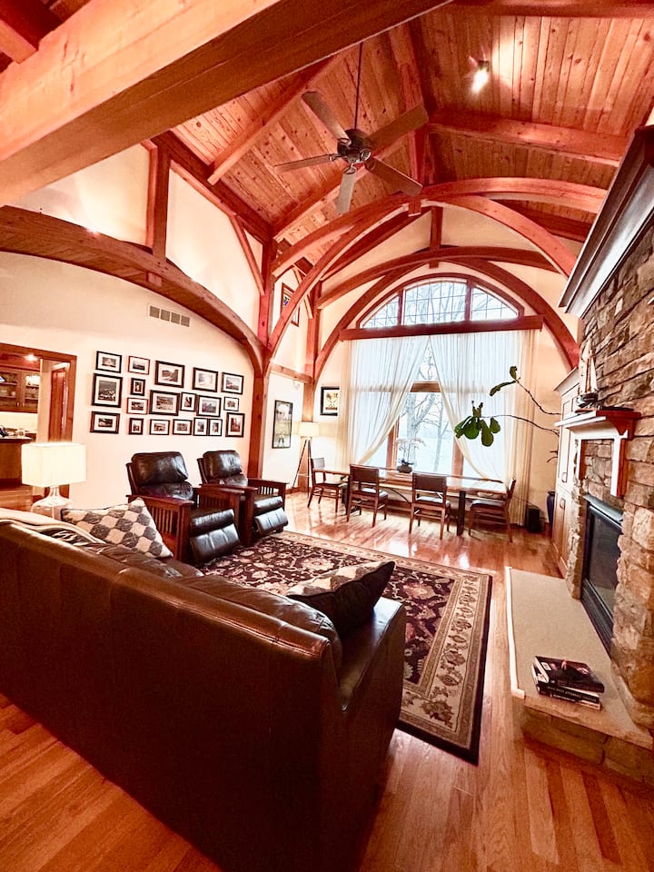 Flx Lake Life + Sunsets - Sleeps 10* - Canandaigua, NY