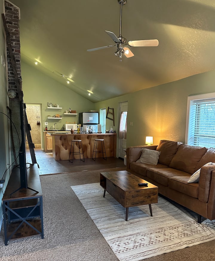 Joplin Farmhouse - Joplin, MO