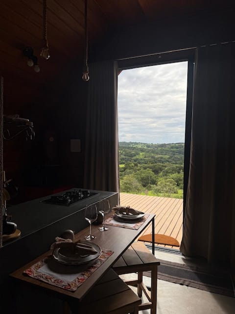 Airbnb em destaque: Flor de Pequi Chalet | Madeira em Divinópolis