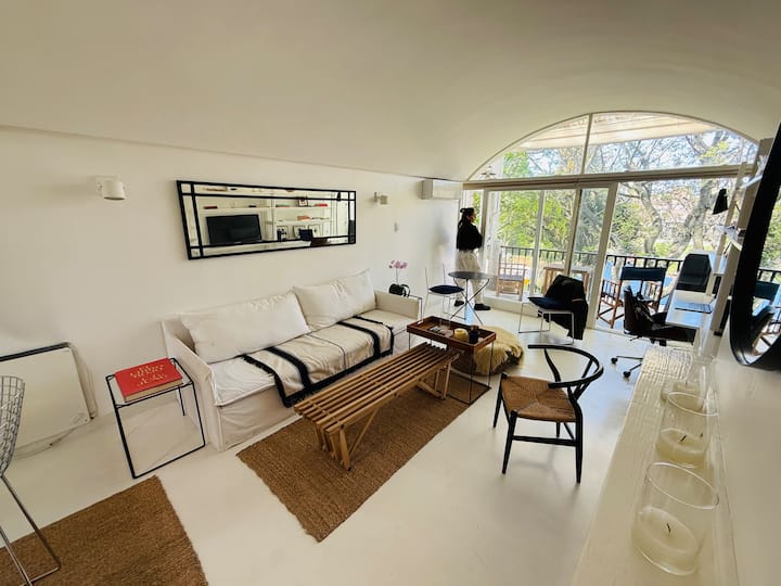 Спальня на двоих с видом на Рио-де-ла-Плата в Beccar