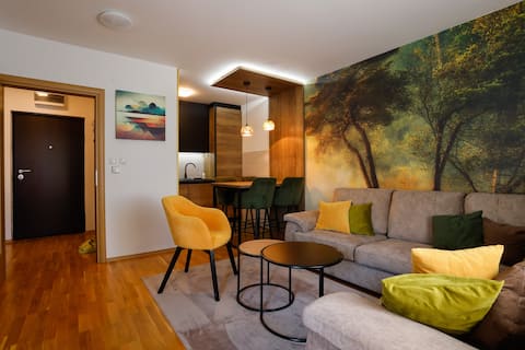 Modern Luxury Apartment + Free Parking