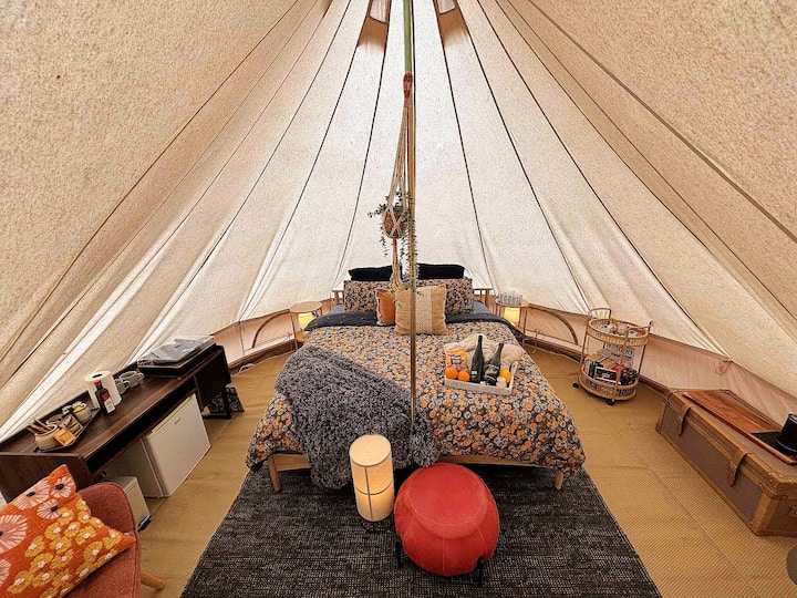 "The Ferns" & “The Rocks” - Glamping Tents - 애들레이드