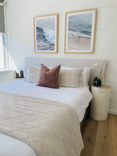 Top Airbnb: Manly Wharf One Bedroom Apartment in Manly