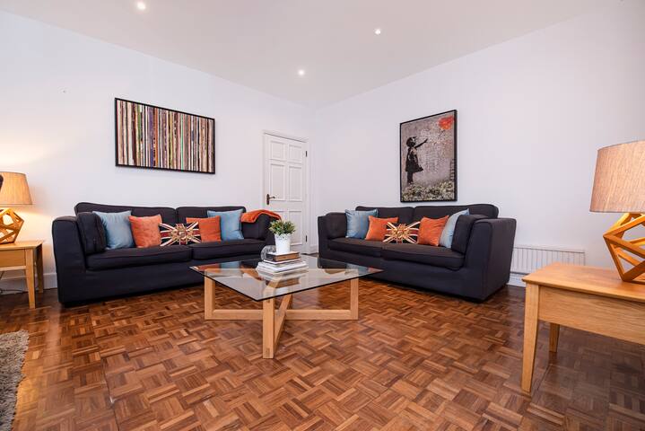 Notting Hill Large 3 Bed gallery image 2
