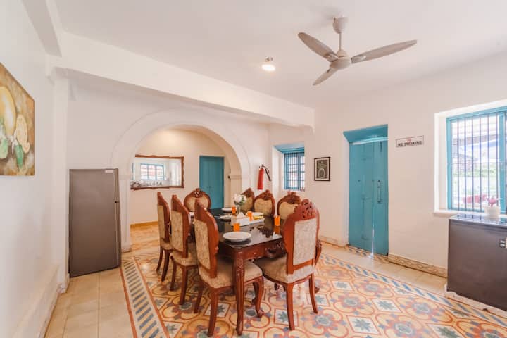Dining area image 3
