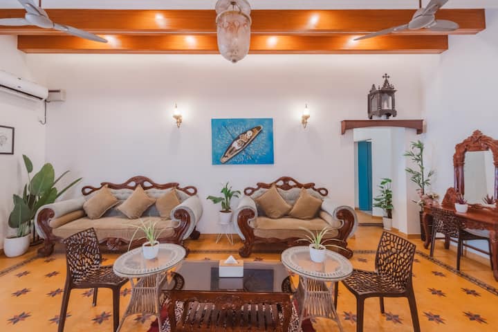 Living room image 2