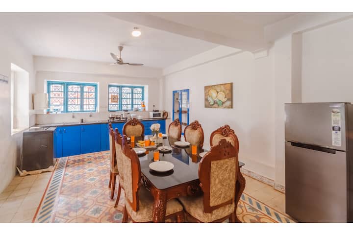 Dining area image 4