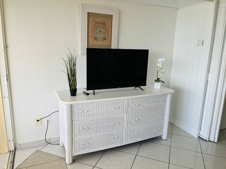 Televizion kabllor i madh krejt i ri që ofron kanale ndërkombëtare 