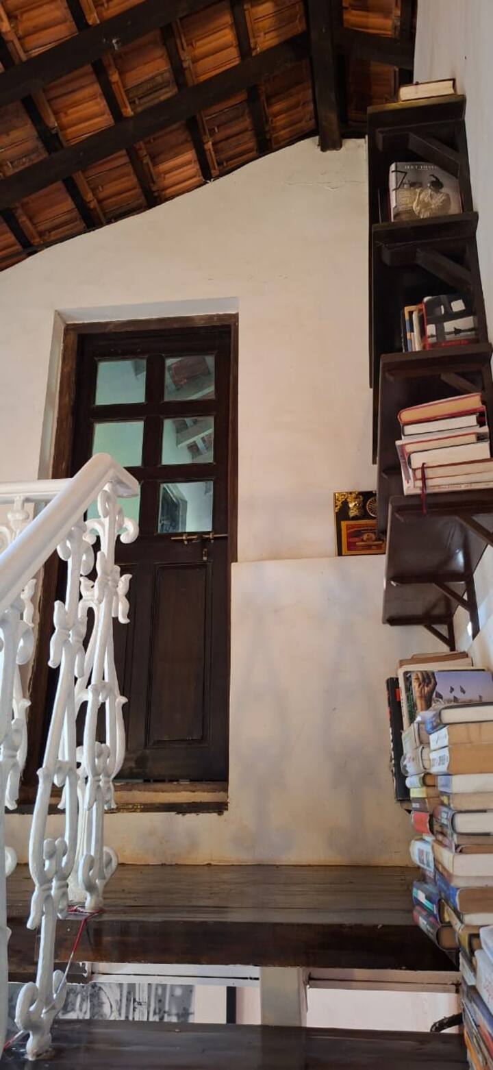 Living room image 5
