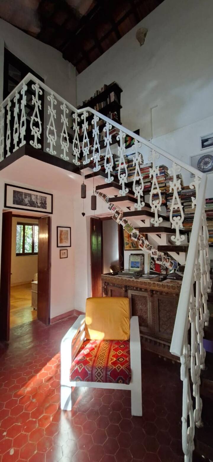 Living room image 6