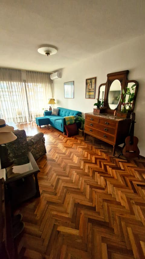 Popular Airbnb listing: Charming Tía Carmen's apartment in Punta Carretas