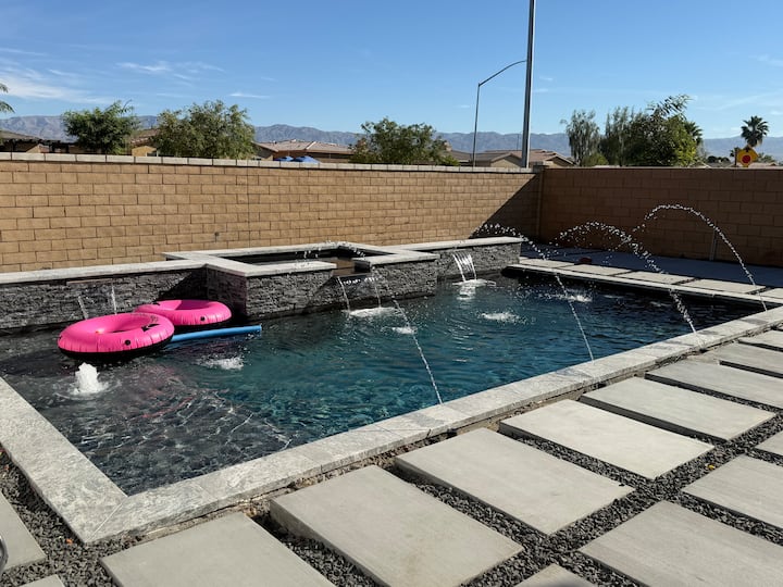 2 Story Home 8 Min To Coachella Festival W/pool - Coachella, CA