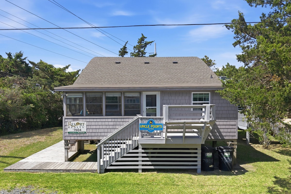 Avon OBX Cottage | Walk to Beach & Sun Deck