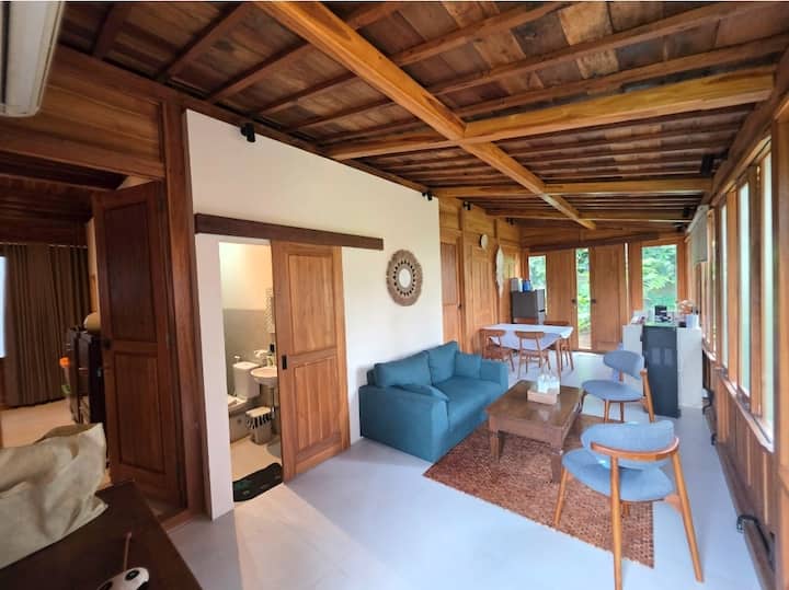 Sanur Beach Side Chalet (Ac) 5 Min Walk To Harbour - Sanur