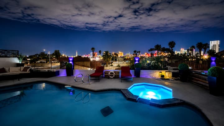 Mountain Suite · Private Entry · Pool - Strip View - Las Vegas, NV