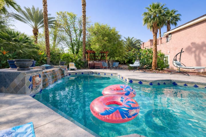 2 Private Homes, Pool, Heated Spa, Golf, & Games! - Las Vegas