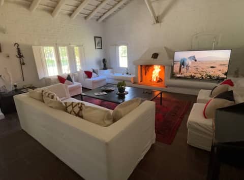 Popular Airbnb listing: Country House in Los Cardales in Partido De Exaltación De La Cruz