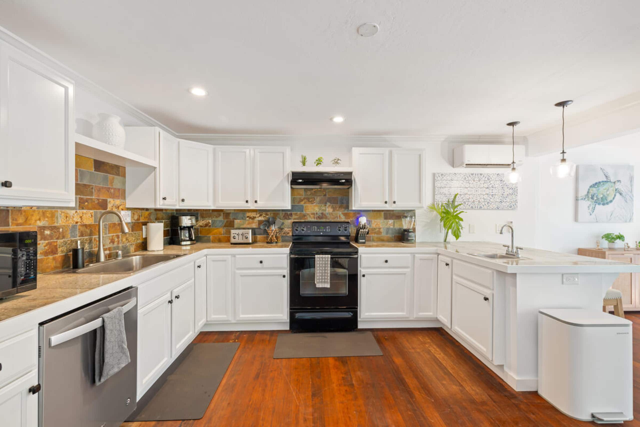 Home in Koloa · ★5.0 · 2 bedrooms · 3 beds · 1 bath - Image 5