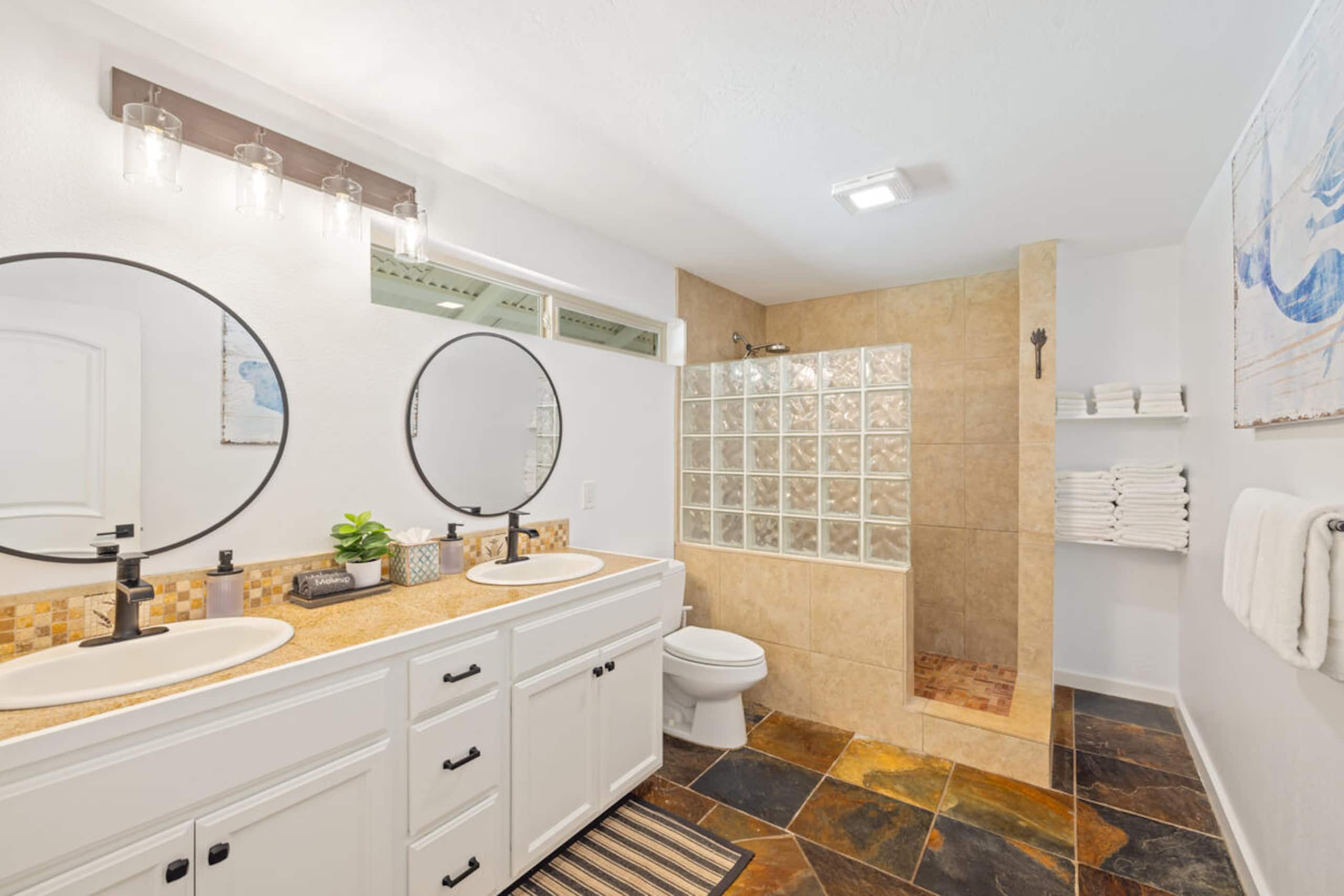 Home in Koloa · ★5.0 · 2 bedrooms · 3 beds · 1 bath - Image 11