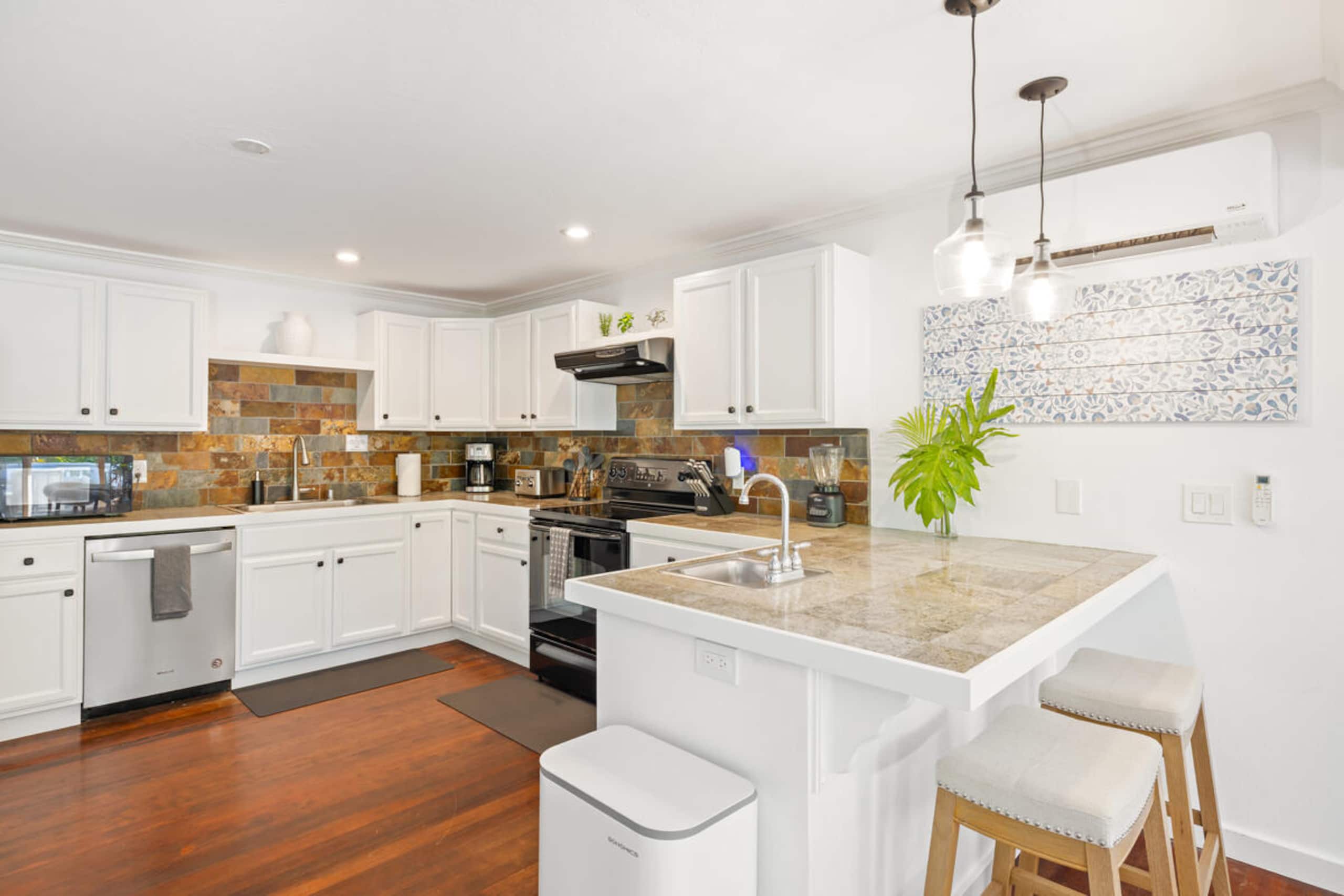 Home in Koloa · ★5.0 · 2 bedrooms · 3 beds · 1 bath - Image 6
