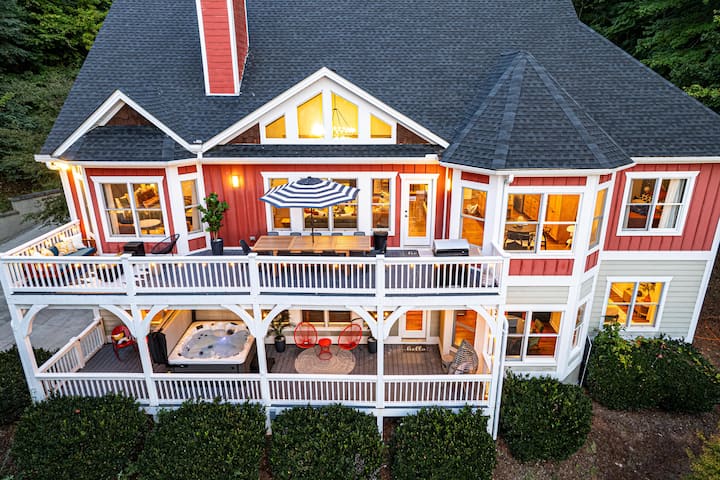 Swannanoa Retreat | Sauna + Movie Room + Arcade - Black Mountain, NC