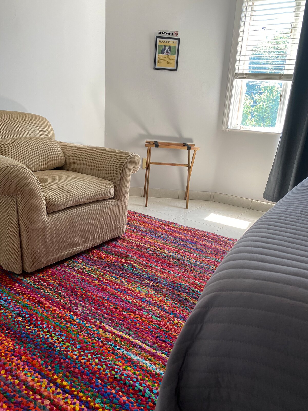 spacious-clean-quiet-free-parking-near-boston-apartments-for-rent