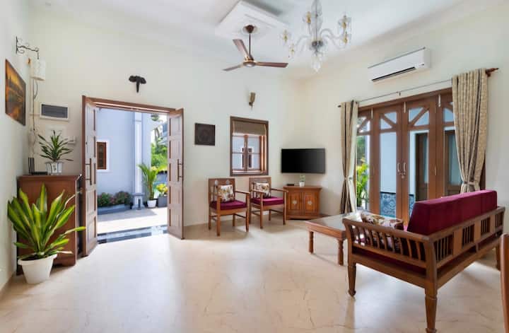 Living room image 10