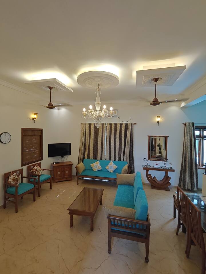 Living room image 4