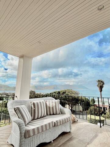 180° Exclusive Coastal Splendor gallery image 5