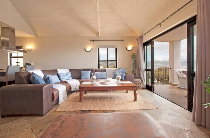 180° Exclusive Coastal Splendor gallery image 3