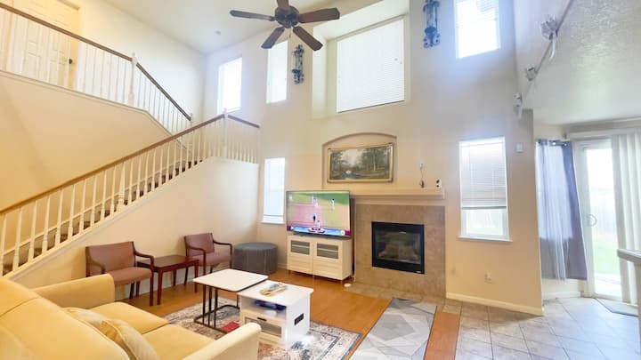 New - Spacious, Comfortable 5 Beds 3 Baths House - Elk Grove, CA